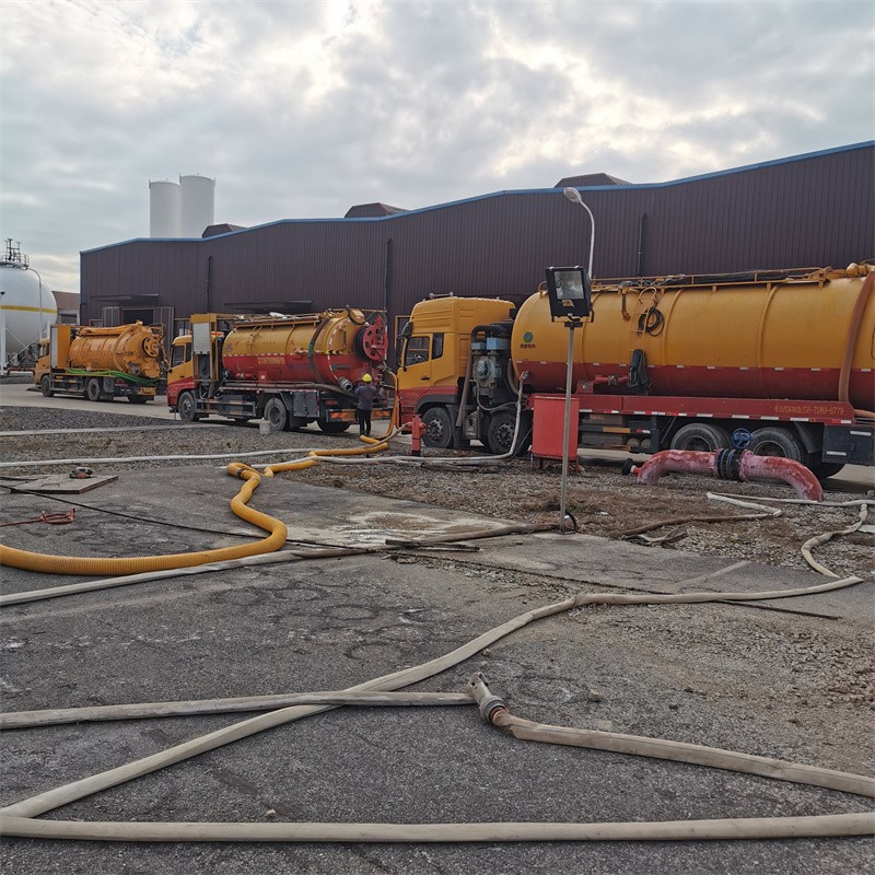 阿荣污水池清理