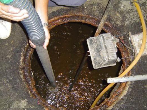 阿荣隔油池清理