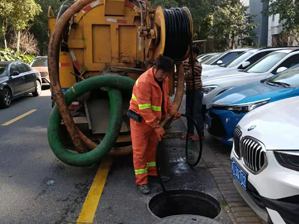 阿荣排污管道清淤